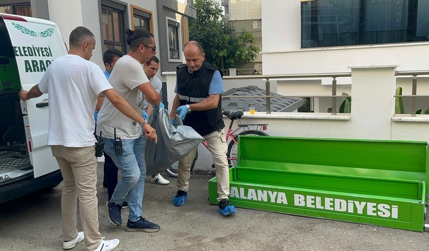 Kiralık evde arkadaşının canına kıydı, emlakçıyı arayıp itiraf etti