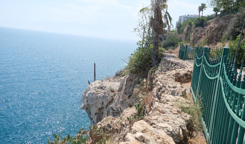 Antalya’nın göbeğinde korkutan manzara