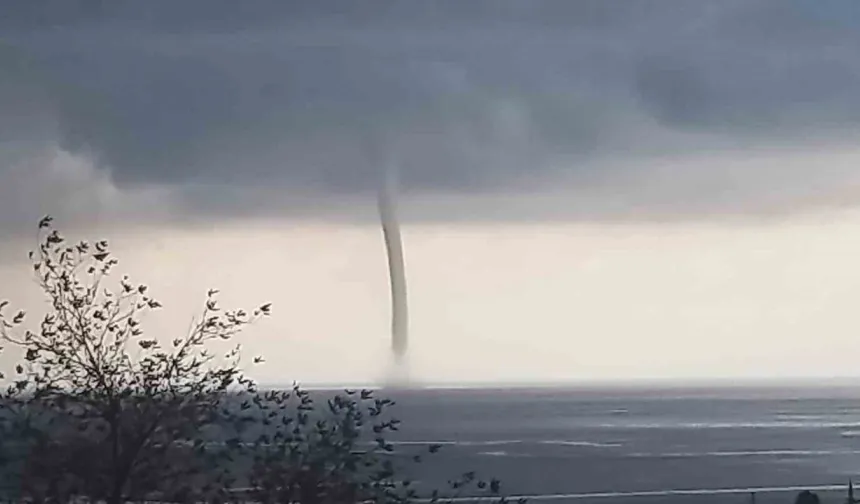 Antalya’da hortum felaketi... Hortum yıktı geçti