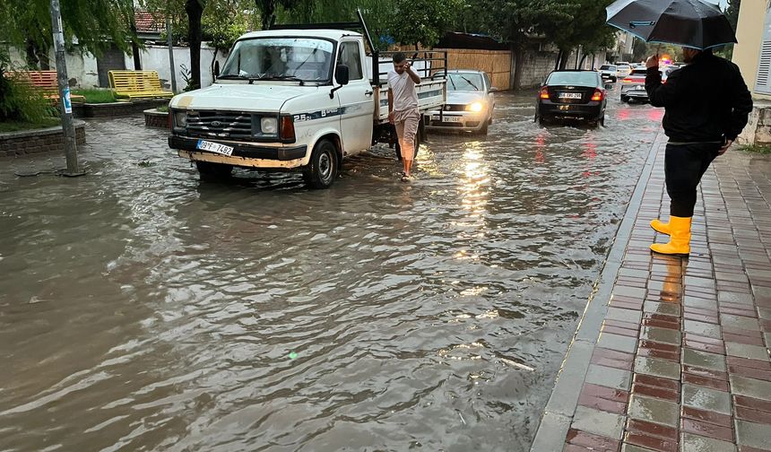 Aydın’ı sağanak vurdu!
