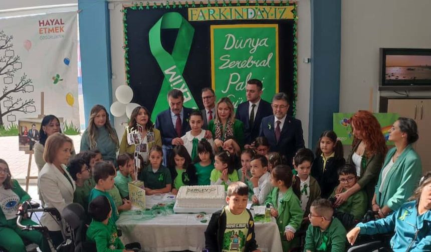 Dünya Serebral Palsi Farkındalık Günü’nde Bakan Tekin çocuklarla bir araya geldi