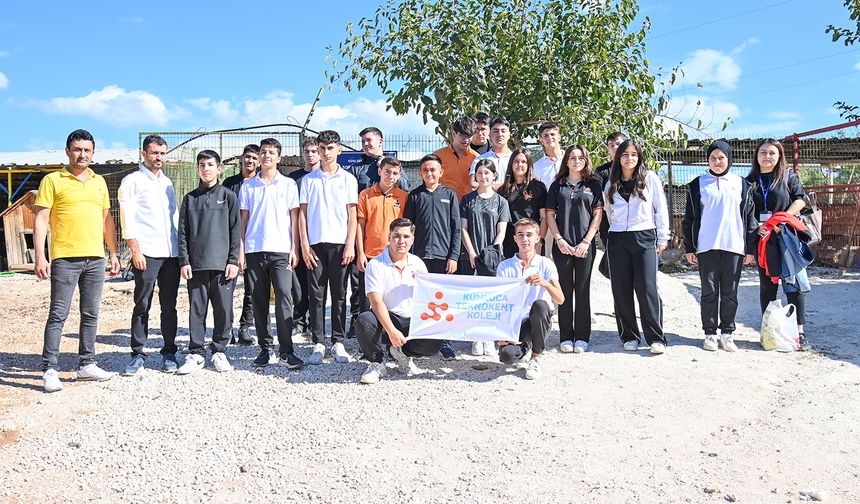 Kumlucalı öğrencilerden patili dostlar için anlamlı ziyaret