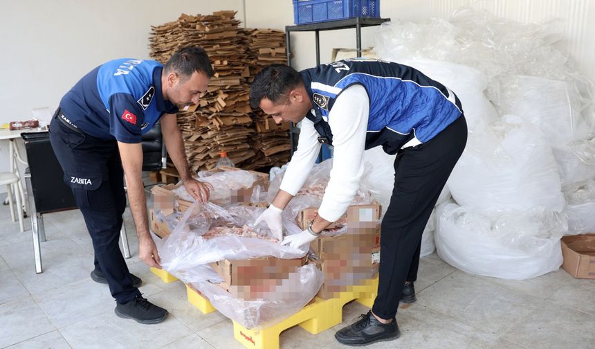 Antalya'da 25 ton tavuk ürünü imha edildi