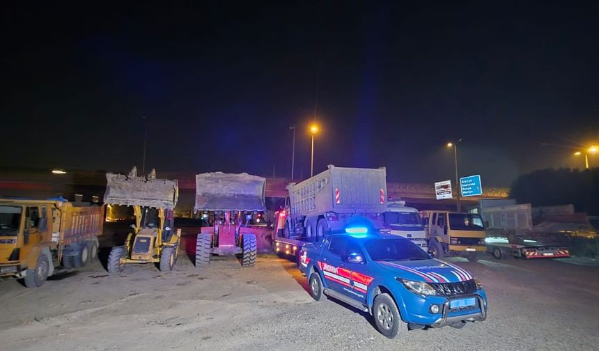 Antalya'da kum hırsızlarına gece baskını