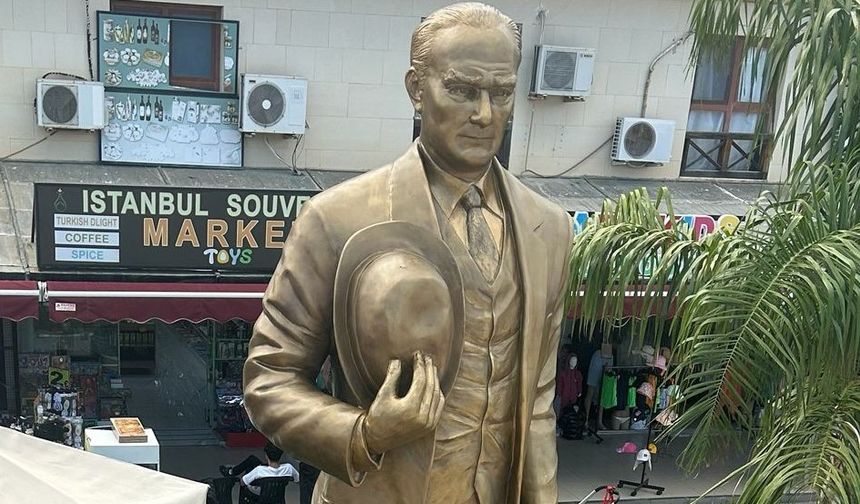 Atatürk heykeli restore edildi