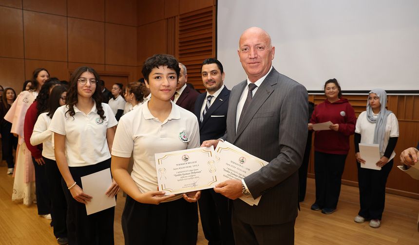 BabaFest 2025'e DOSTEK damga vurdu… Öğrencilere sertifikaları takdim edildi