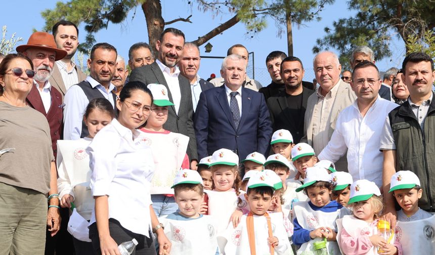 Başkan Vekili Çiçek, 11 Kasım milli ağaçlandırma günü fidan dikimine katıldı