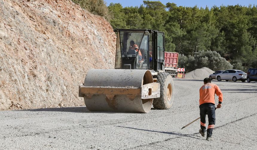 Gülnar'da 5 mahalleyi birbirine bağlayan yol yenilendi