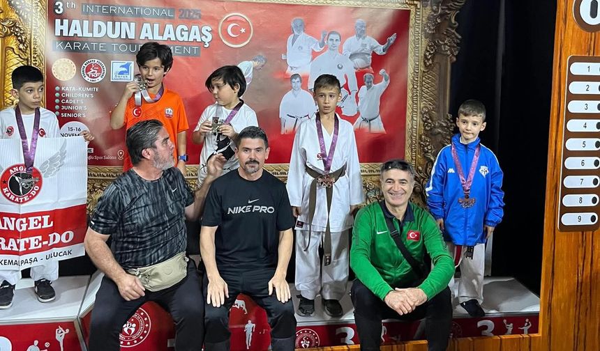 Kemer Belediyesi Karate Takımından 9 madalya