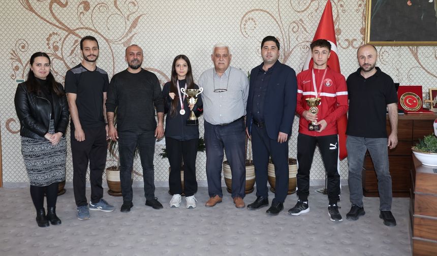 Aksulu sporcular iller arası Muay Thai Şampiyonası’nda birinci oldu