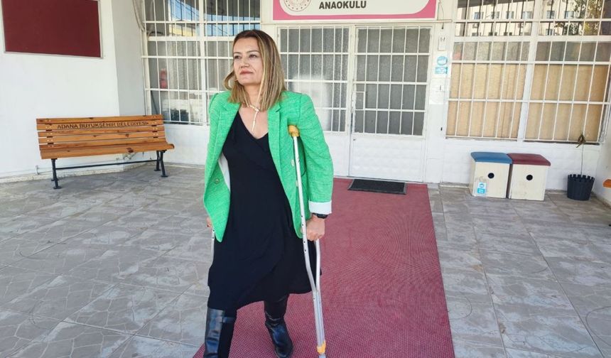 Doğuştan koltuk değneğine mahkumdu, yılmadı öğretmen oldu