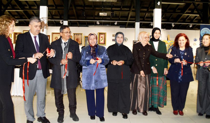 Antalya’da göz kamaştıran sergi beğeni topladı