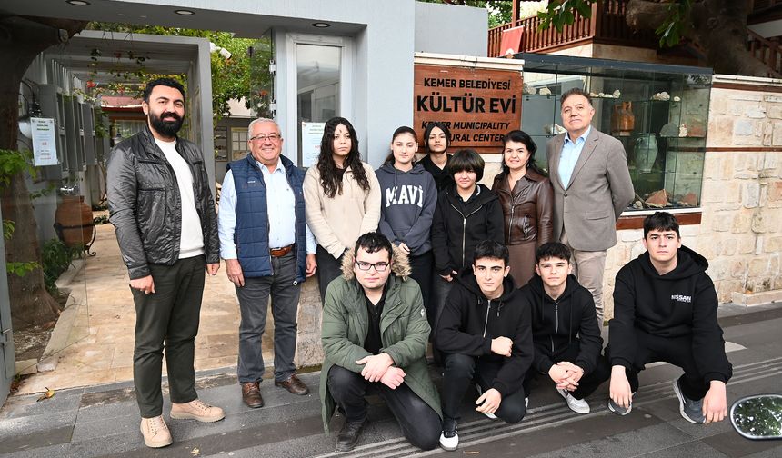 Kültür Evi’ne ziyaretçi akını sürüyor