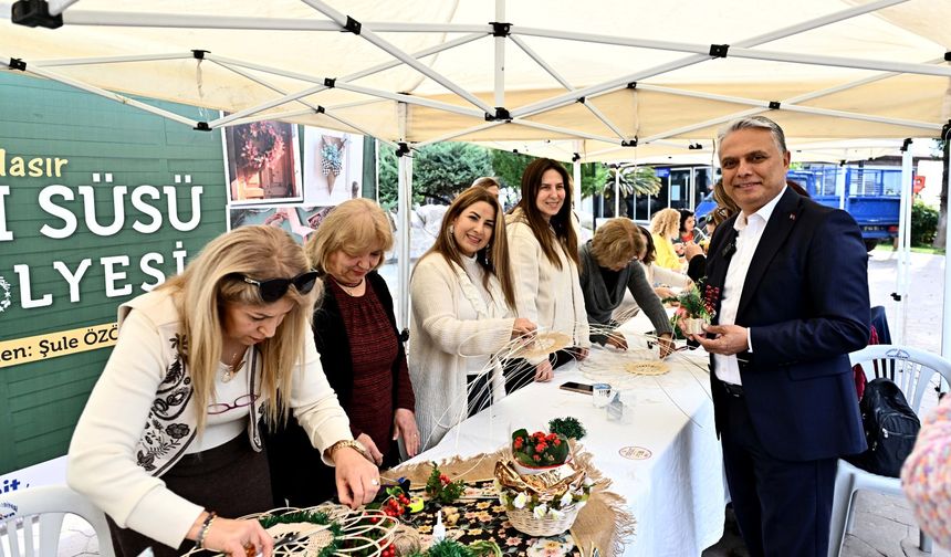 Muratpaşa Belediyesi yaptı kapılar renklendi