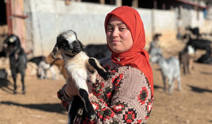 Mersinli Yörük kızı, baba mesleğiyle kültürünü yaşatıyor