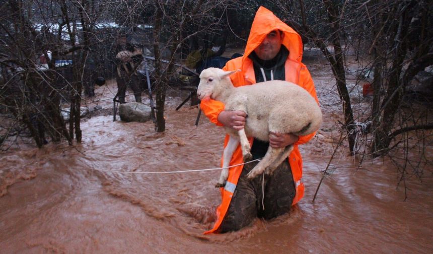 Antalya Büyükşehir Belediyesi 7-24 teyakkuza geçti