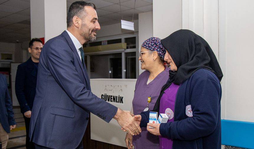 Başkan Vekili Çiçek’ten sağlık çalışanlarına yeni yıl ziyareti
