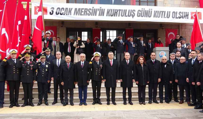 Mersin’de 104. yıl coşkusu: JÖAK’tan helikopterle üzüm salkımı gösterisi