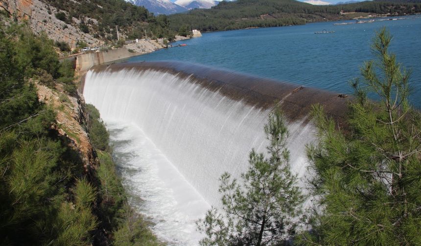 Alakır Barajı 3 yıl aradan sonra doldu taştı