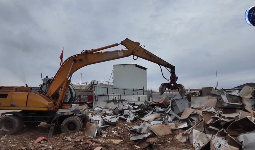 Aksu Belediyesi, atıl çöp konteynerlerini ekonomiye kazandırıyor
