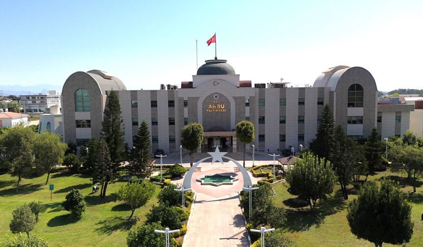 Aksu Belediyesi’nden kadın personele Ramazan sürprizi