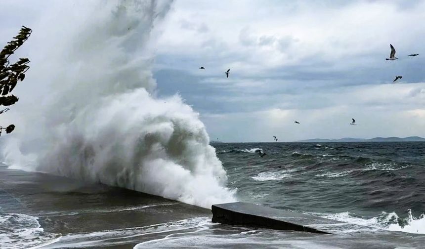 Antalya Büyükşehir Belediyesi uyardı: Antalya fırtınaya teslim oluyor!