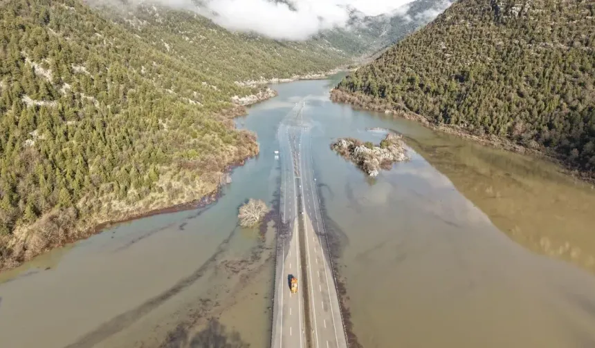 Milyarlık Antalya–Konya yolu trafiğe kapatıldı: KGM’den iddialara net yanıt