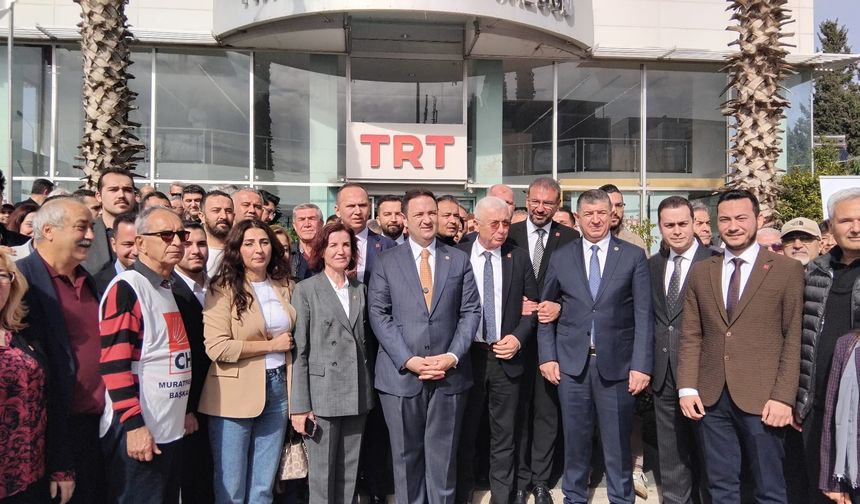 CHP Antalya’da TRT’yi protesto etti