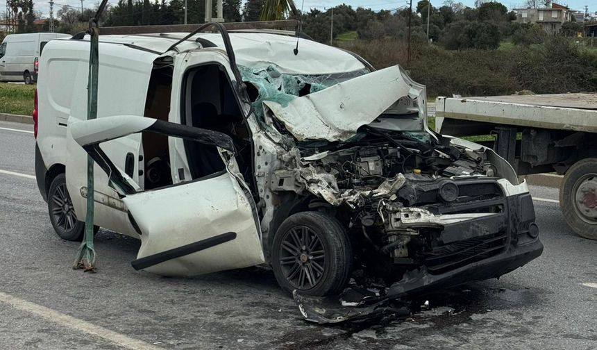 Manavgat'ta feci kaza: 8 kişi yaralandı