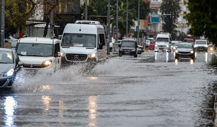 Akdeniz Üniversitesi’nden Antalya’ya kritik yağış uyarısı