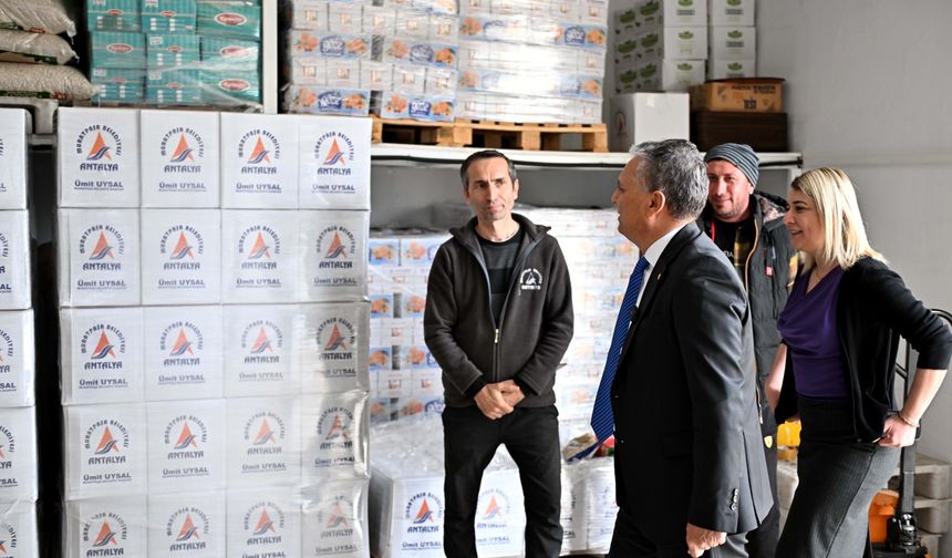 Muratpaşa’da Belediyesi ihtiyaç sahiplerini yalnız bırakmıyor