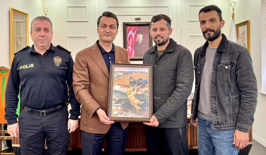 Paşa'yı canı pahasına korudu, akıntıya kapılmaktan son anda kurtardı