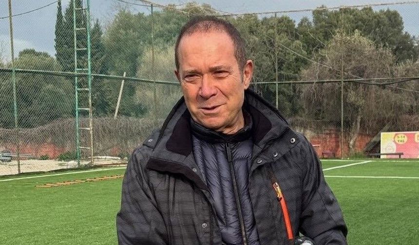 Ünlü sanatçı Sümer Ezgü, çocuklarla spor sohbeti yaptı