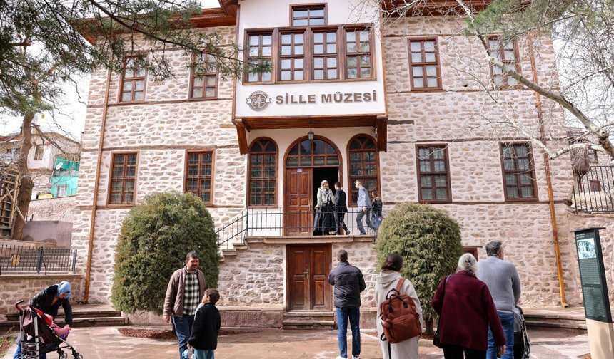 Konya’nın tarihi Selçuklu mekanları bayram tatilinde ziyaretçi akınına uğradı