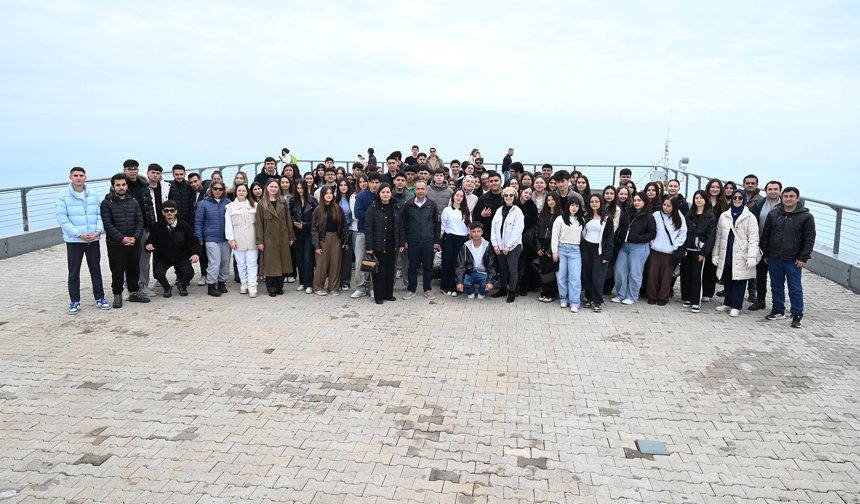 Kemer Belediyesi’nden sınav öncesi öğrencilere moral gezisi