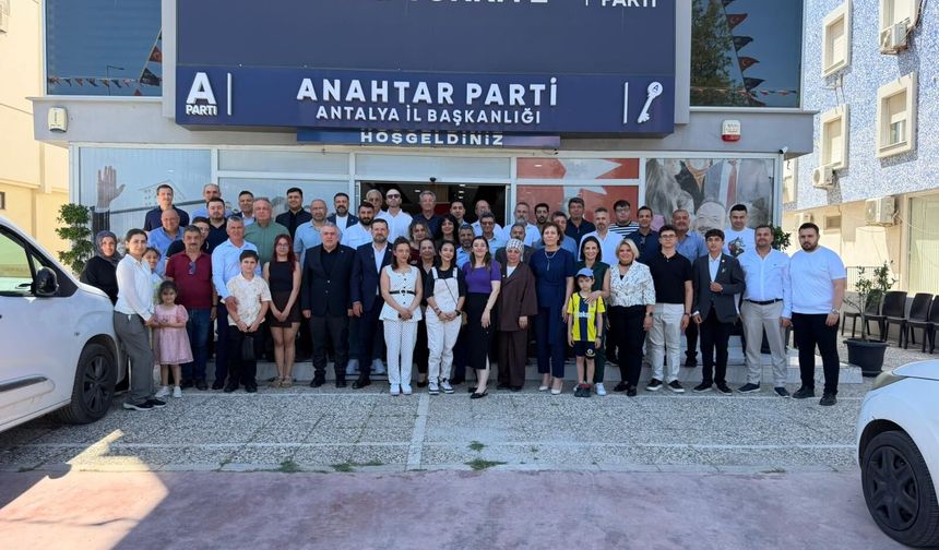 Anahtar Parti Antalya teşkilatı bayramda bir araya geldi