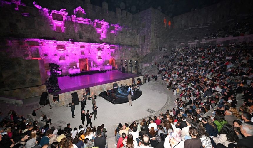 Aspendos’ta tiyatro coşkusu başladı