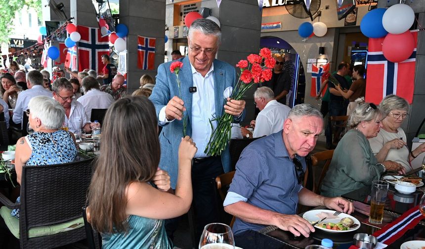 Kemer’de Norveç milli bayramı kutlandı