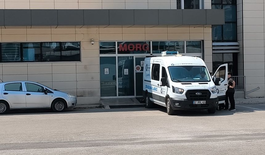 Antalya’da 2 kişinin hayatını kaybettiği kazada cenazeler teslim alındı