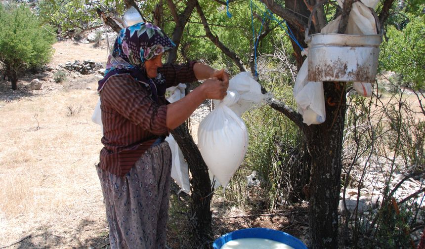 Antalya'da yörüklerin asırlık geleneği tat veriyor