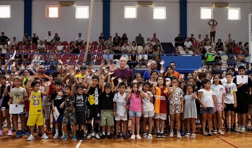 Konyaaltı’ndaki yaz spor kursları çocukları spora alıştırdı
