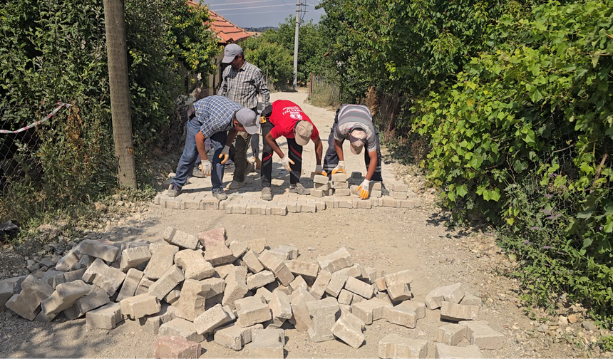 Korkuteli Belediyesi yolları konforlu hale getirdi