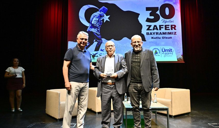 Muratpaşa Belediye Başkanı Ümit Uysal’dan Cumhuriyeti anlattı