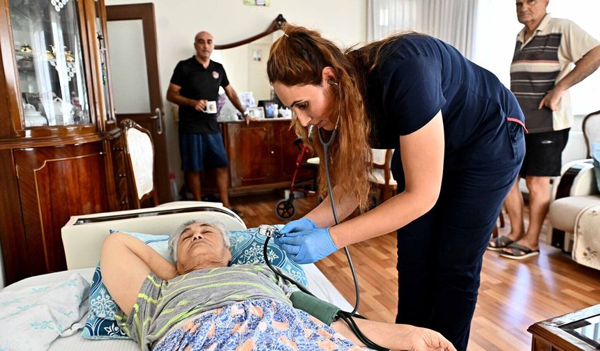 Muratpaşa Belediyesi 16 bin 200 hastayı yalnız bırakmadı