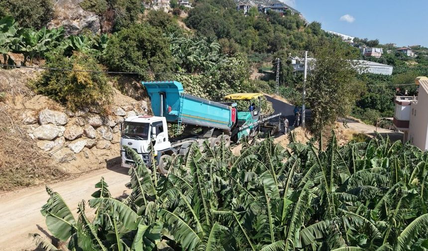 Alanya Belediyesi düğmeye bastı yollar yenilendi