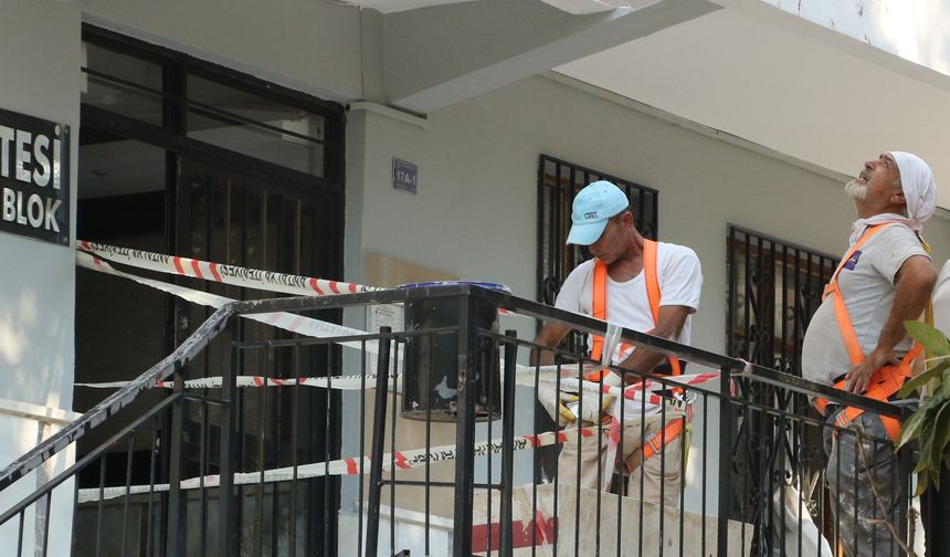 Antalya’da yürekleri ağza geldi! İşçiler 15 katlı binada asılı kaldı
