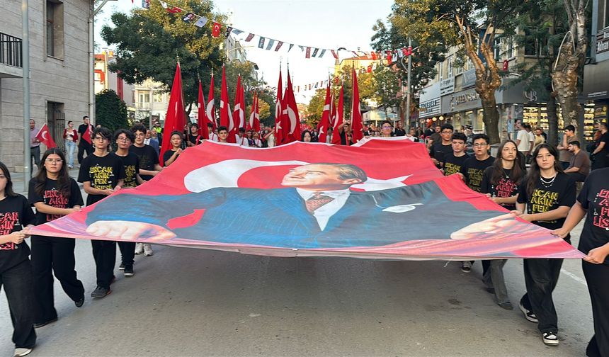 Burdur'da "Kahramanlarla Kardeşlik Yürüyüşü"