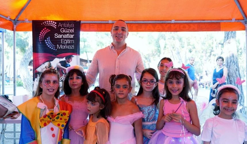 Konyaaltı’nda çocukların okul heyecanı şenliğe dönüştü