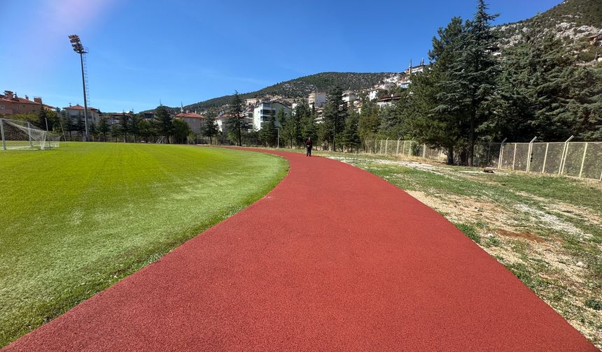 Akseki’de bir ilk: Atatürk Stadı’na pist yapıldı