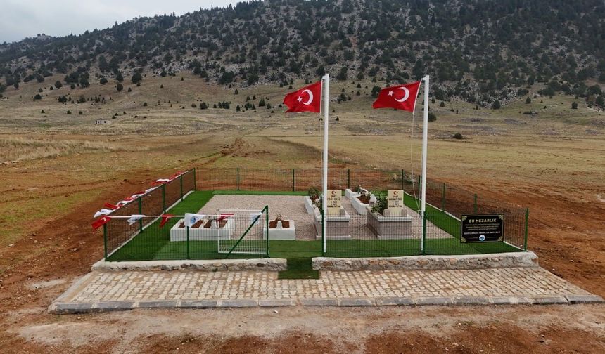 Asırlık mezarlar, şehitlik oldu